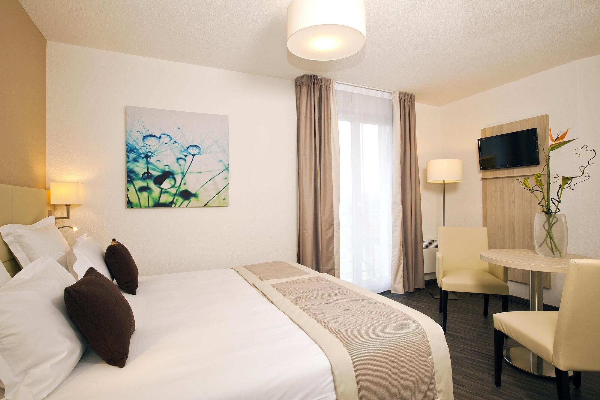 Residhome Neuilly Bords De Marne Luaran gambar