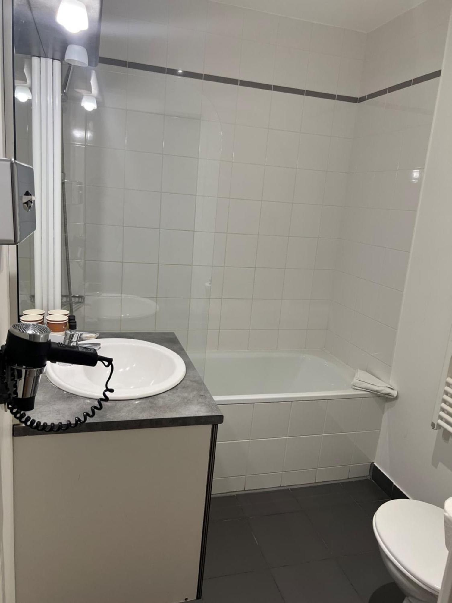 Residhome Neuilly Bords De Marne Luaran gambar