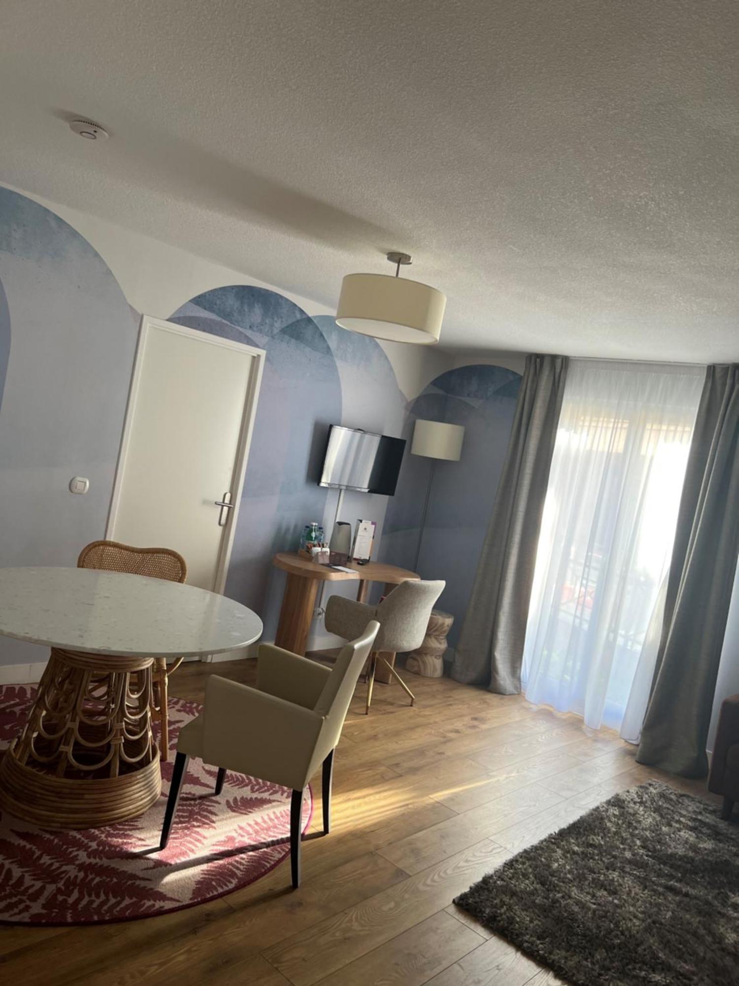 Residhome Neuilly Bords De Marne Luaran gambar