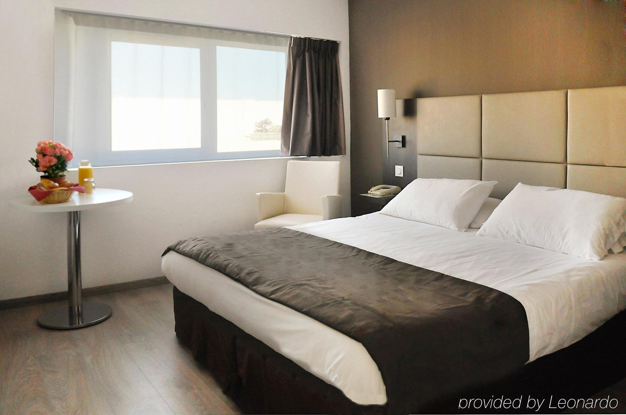 Residhome Neuilly Bords De Marne Luaran gambar